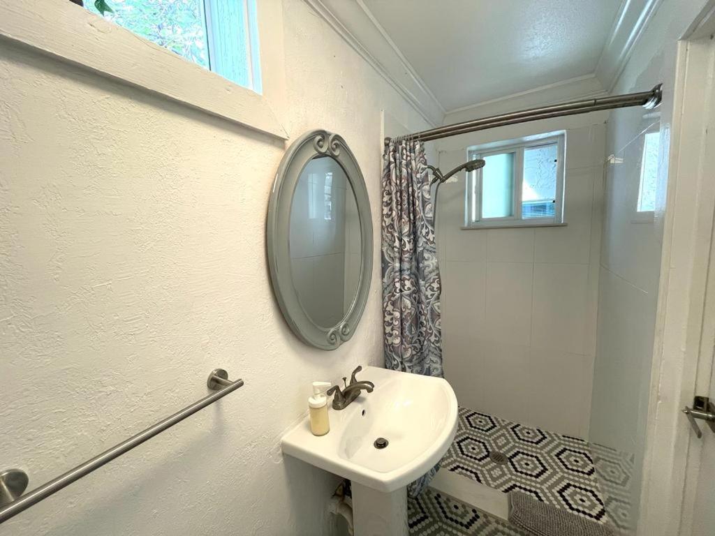 Private Studio With Free Parking Miami Dış mekan fotoğraf